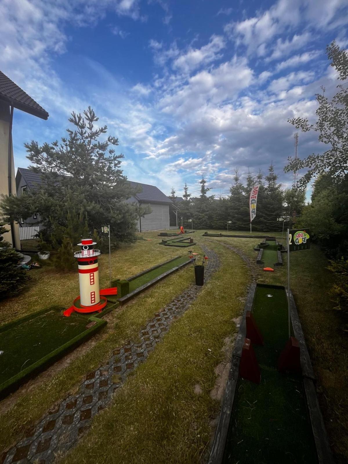 Domki Kapitanskie Z Prywatnym Polem Do Gry W Mini Golf 里沃 外观 照片